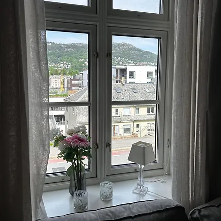 Modern In The Center Of Lejlighed Bergen